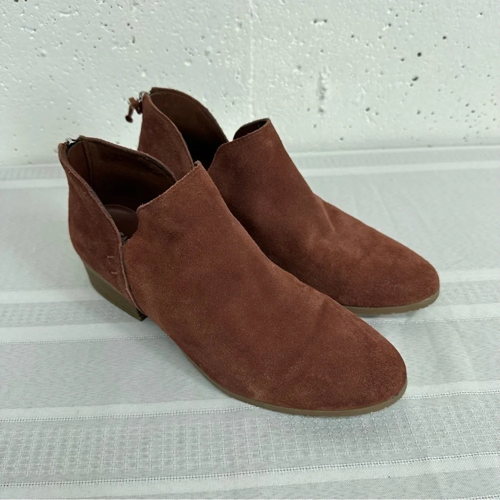 Reaction Kenneth Cole side 8.5 Side Skip Terracotta Red Suede Boots Booties